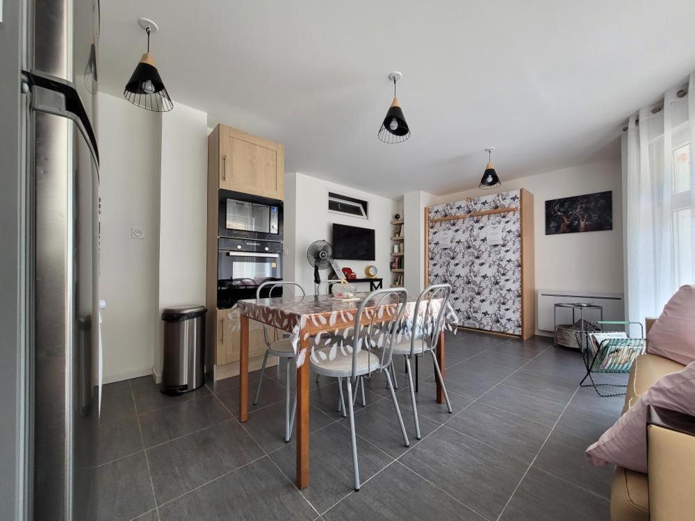 Appartement Salbris- Parking Gratuit Buitenkant foto