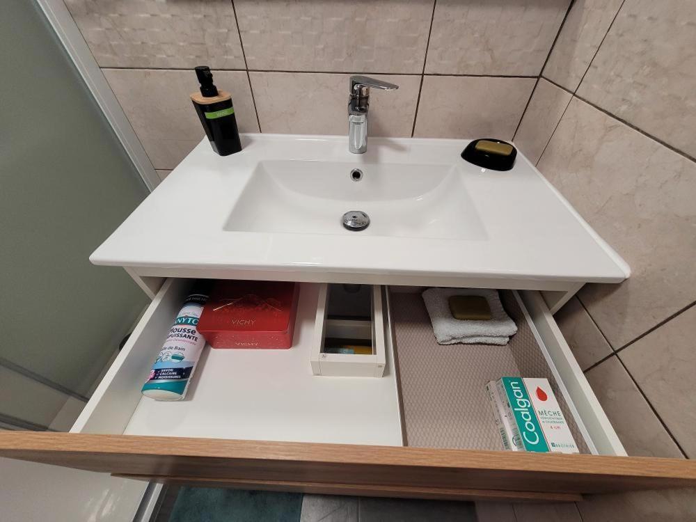 Appartement Salbris- Parking Gratuit Buitenkant foto